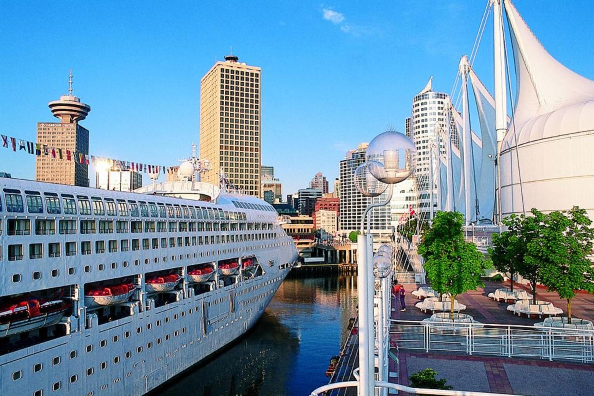 Holiday Inn & Suites North Vancouver By Ihg Esterno foto