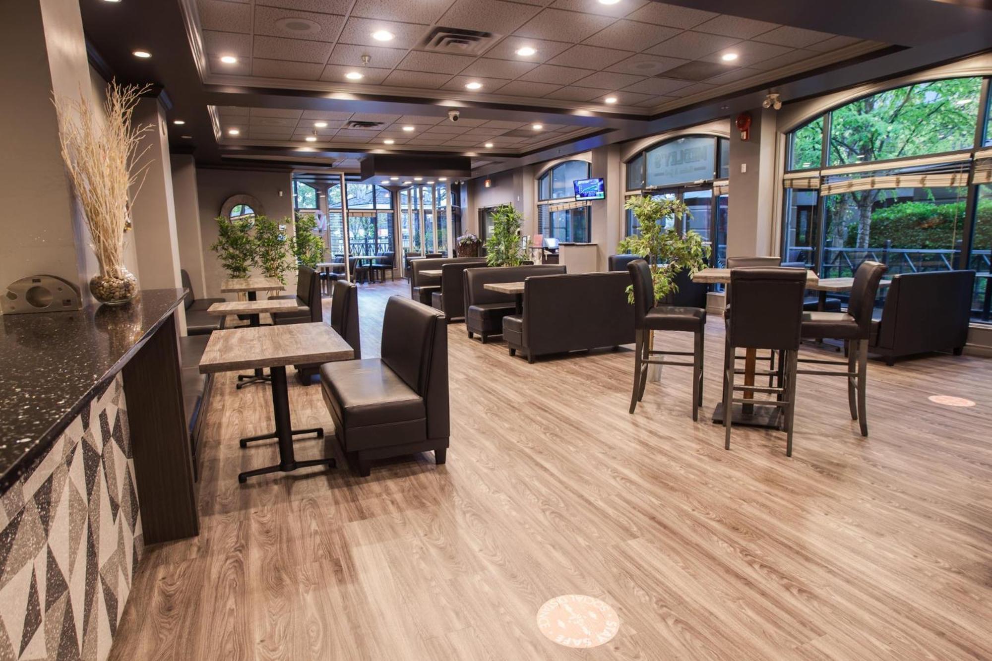 Holiday Inn & Suites North Vancouver By Ihg Esterno foto