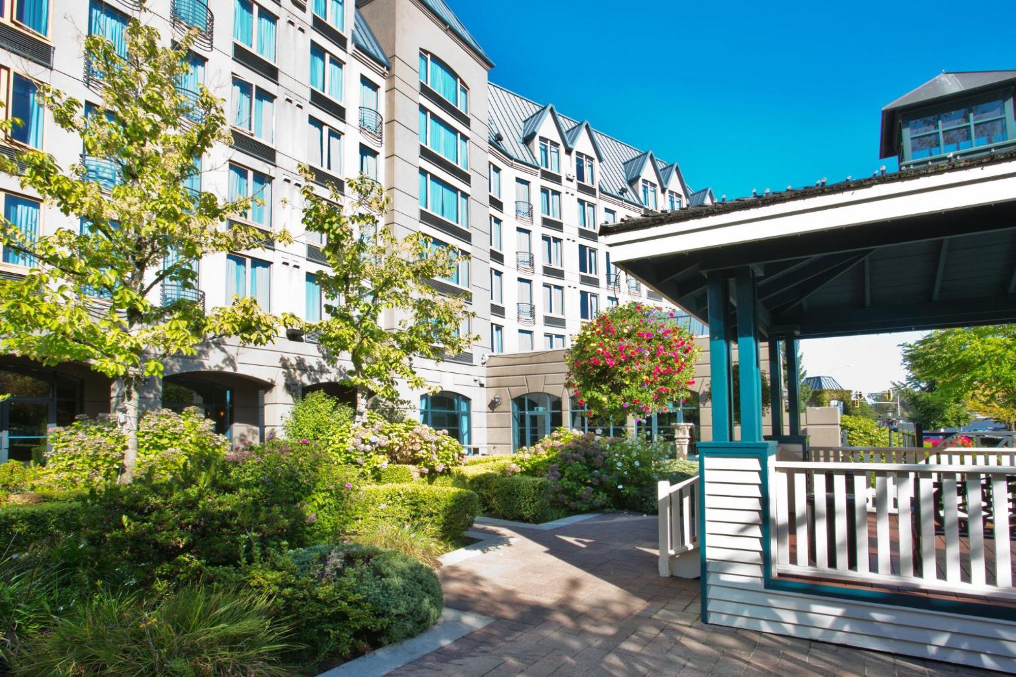 Holiday Inn & Suites North Vancouver By Ihg Esterno foto