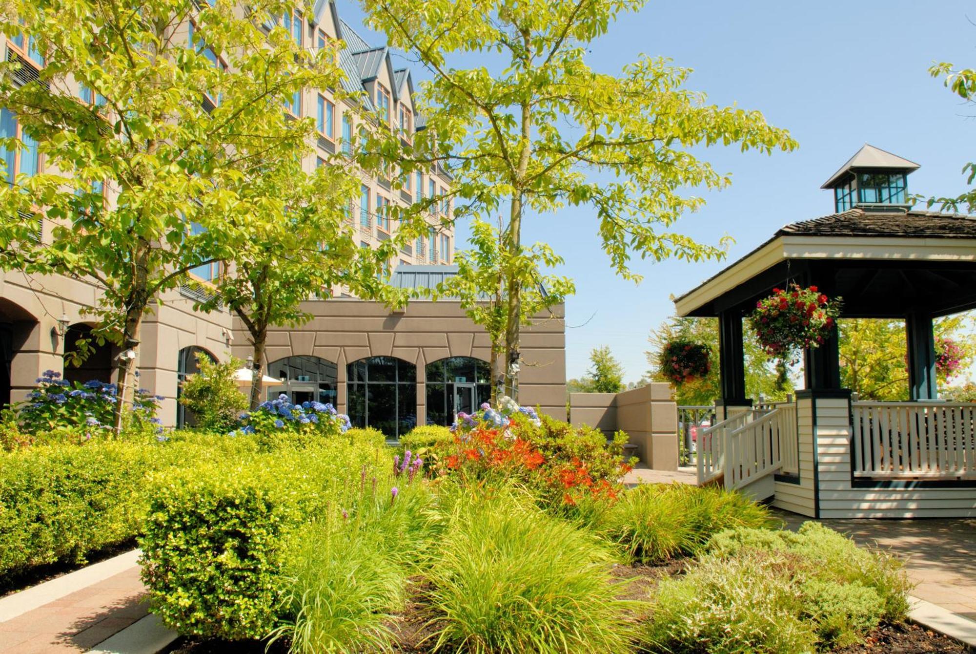 Holiday Inn & Suites North Vancouver By Ihg Esterno foto