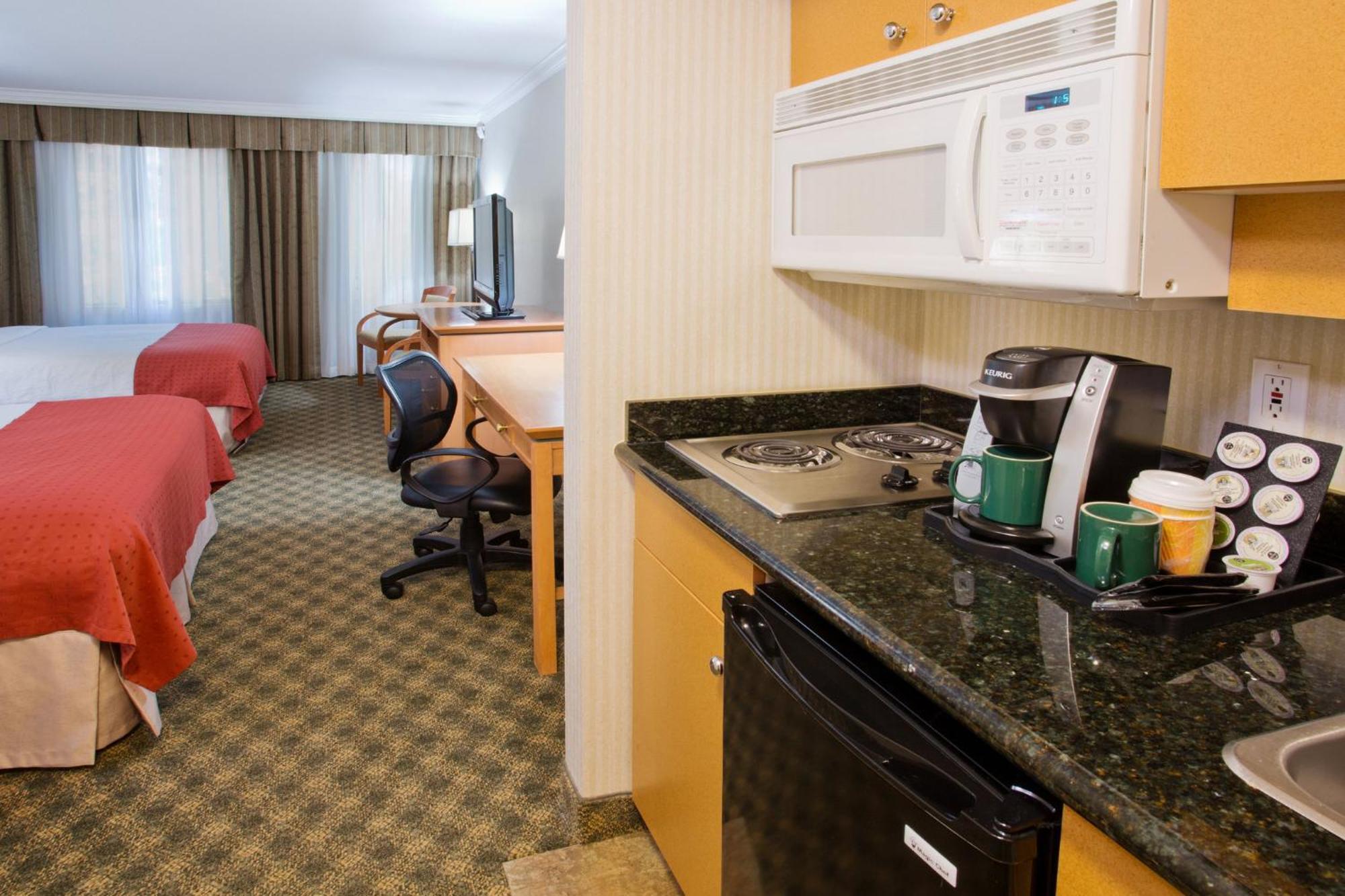 Holiday Inn & Suites North Vancouver By Ihg Esterno foto